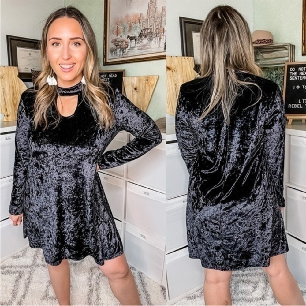 M Fasis Crushed Black Velvet Long Sleeve Keyhole Front Party Cocktail Dress Sz S